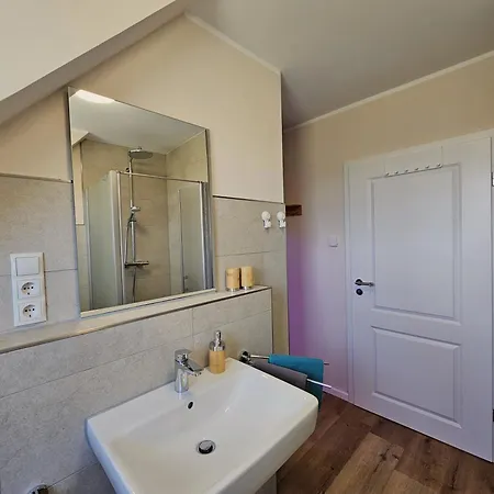 Semesterbostad Liv *